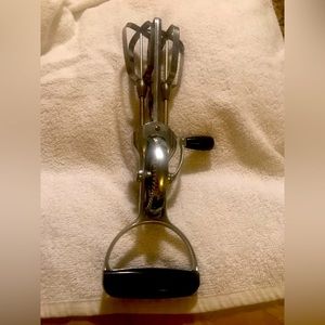 Beautiful vintage egg beater.